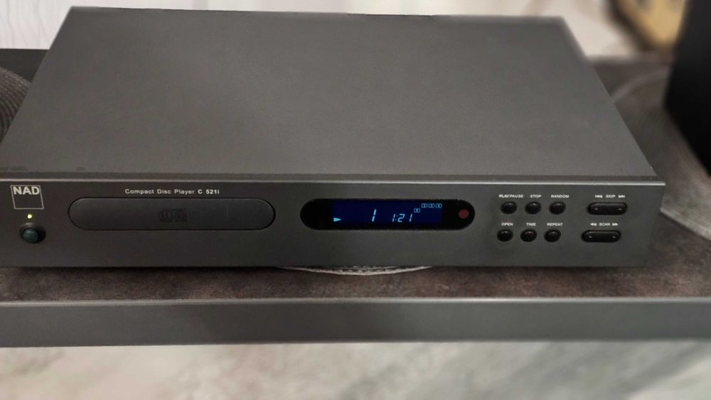 NAD C-521i CD player
