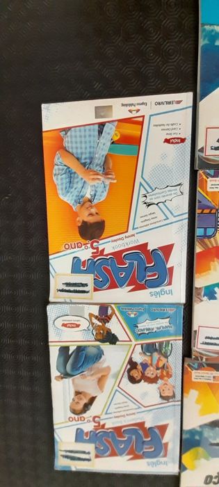 Manuais/livros escolares matemática e inglês 5 ano