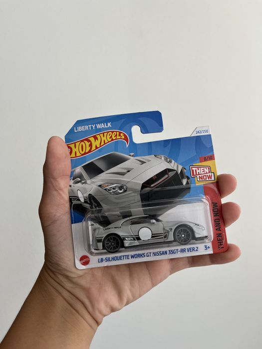 ホットウィールバティウォークibertywalk hotwheelschase ホットウィール ベーシックカー 日産 スカイライン 2000GT-R