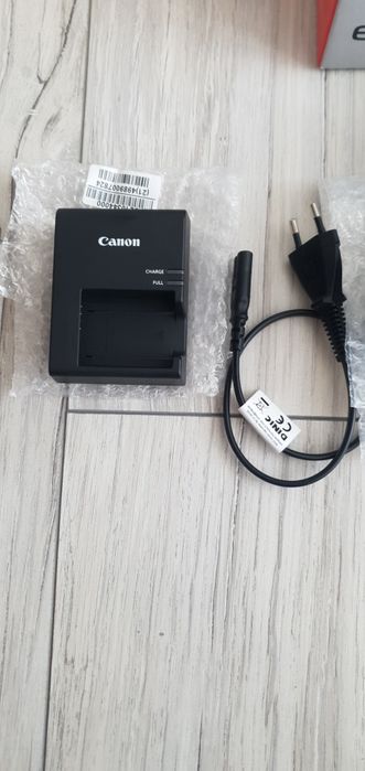 Aparat fotograficzny lustrzanka cyfrowa canon eos 2000d + obiektyw