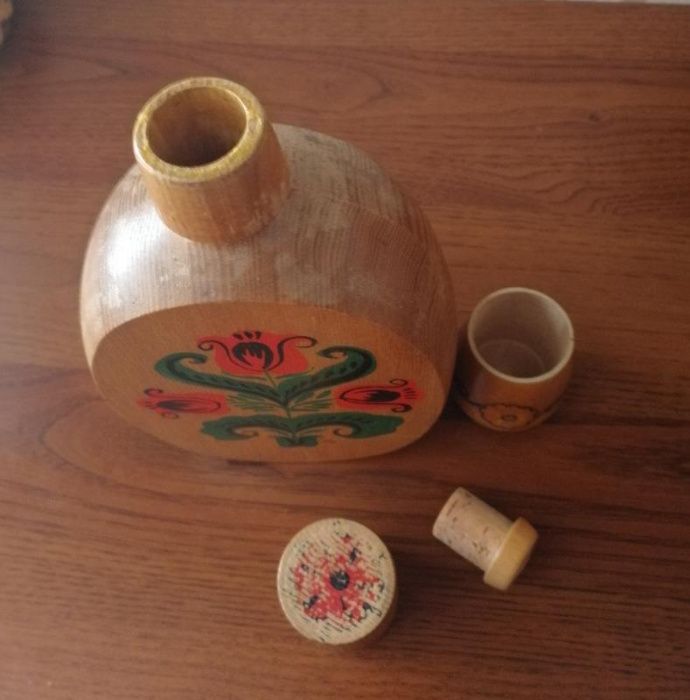 Бутылка для вина. Сосуд. Штоф. Дерево