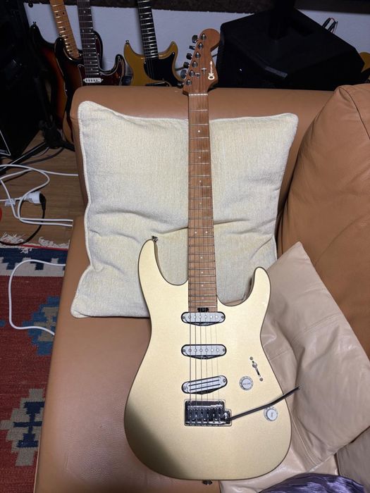 Charvel Pro-Mod DK22 SSS (Pharaohs Gold)