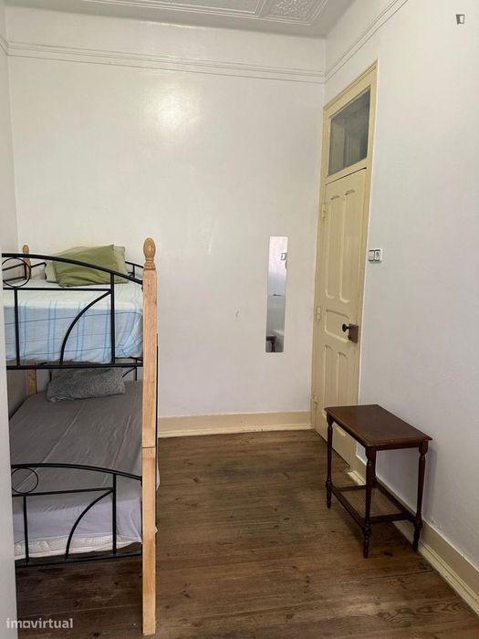 Quarto - localizado em Alameda Lisbon