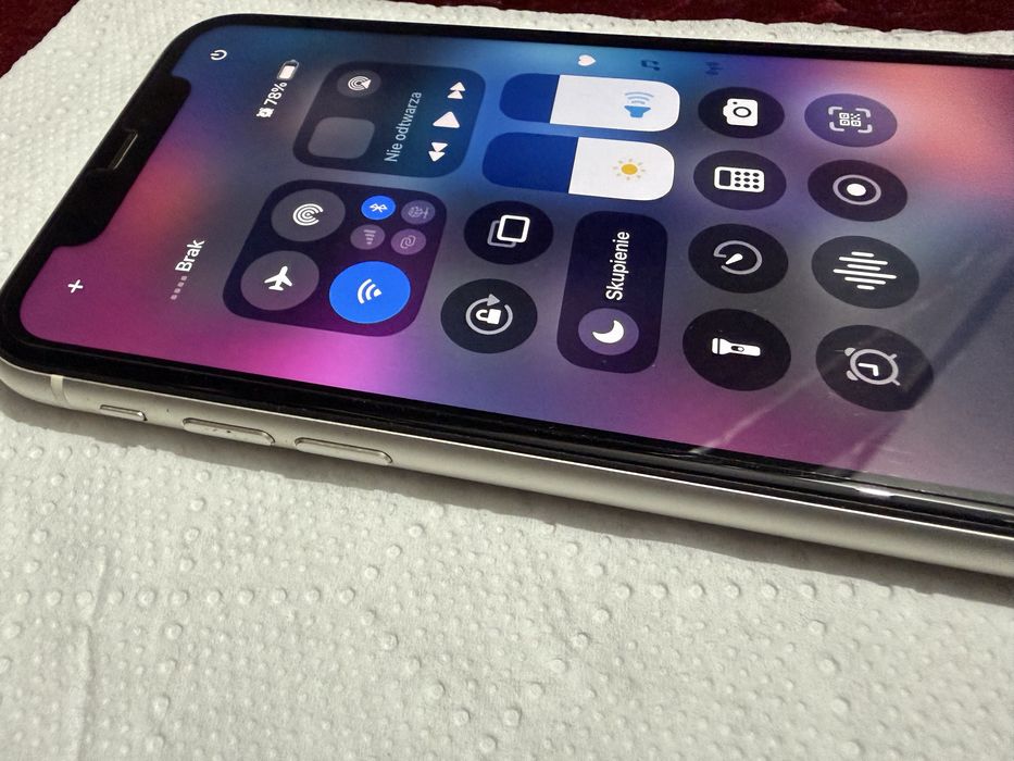 Iphone 11 bialy 64 gb