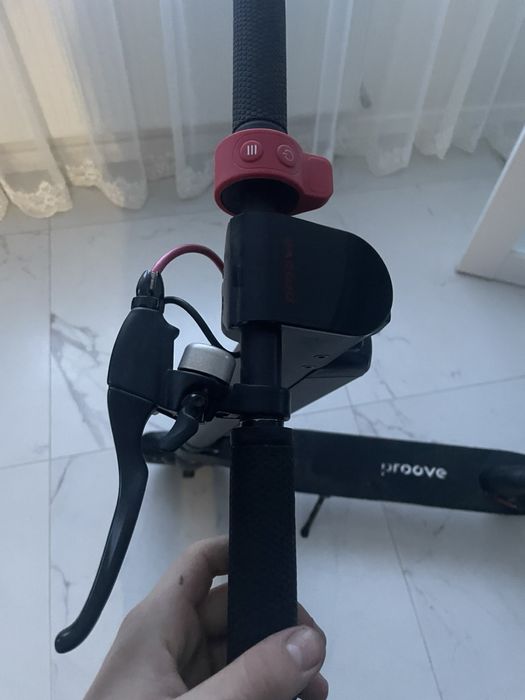 Продам електросамокат Proove