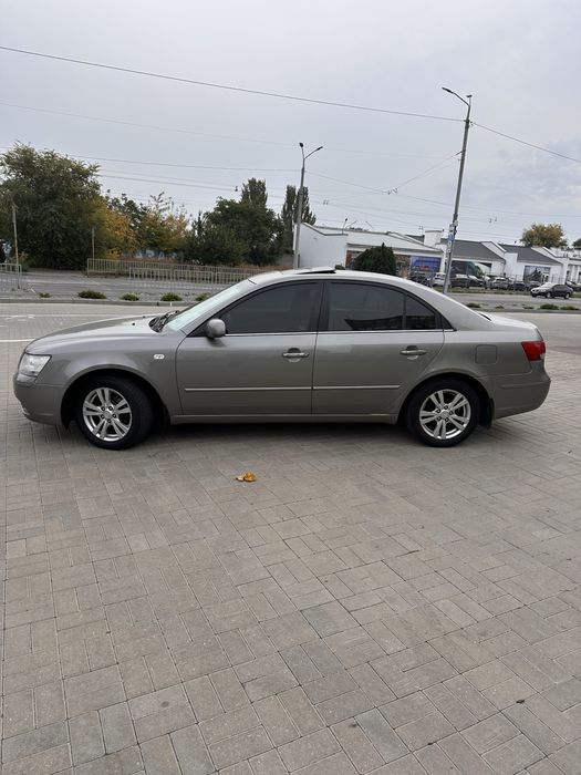 Hyundai Sonata 2.4газ/бенз 2008