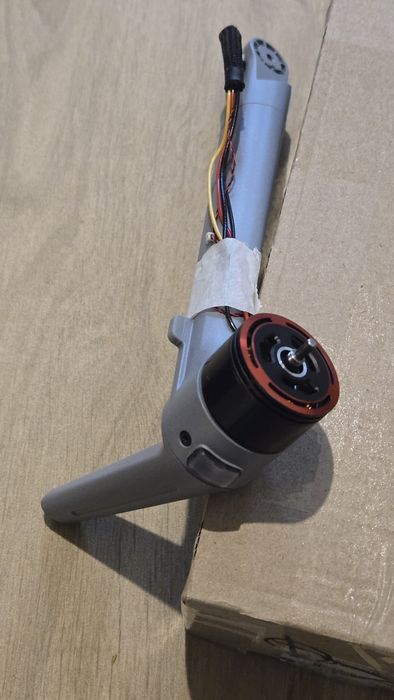 Autel Evo Max 4T V1 промінь передній правий з мотором.