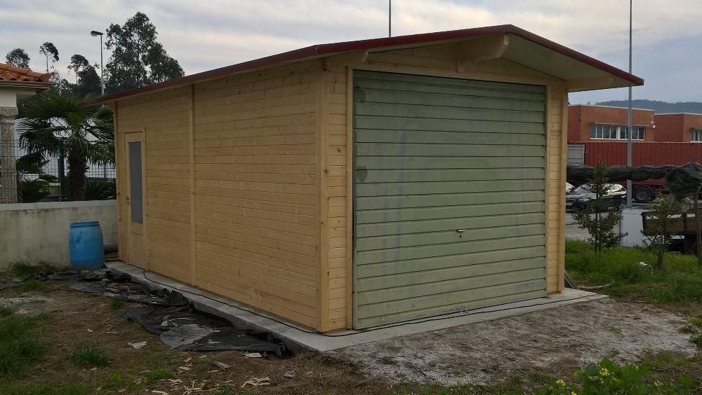 Abrigos de jardim e casas  em Madeira