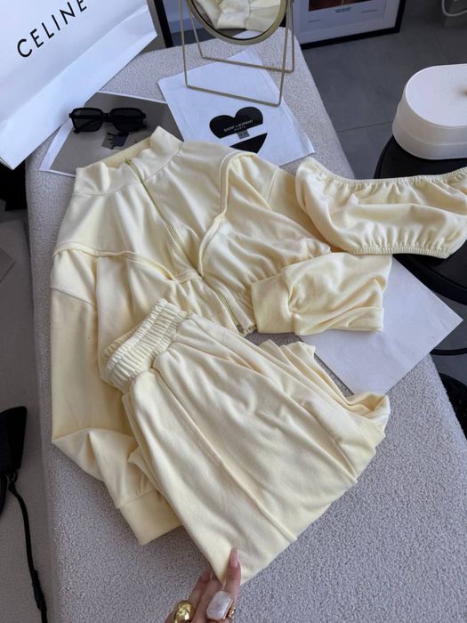 Костюм жіночий трійка