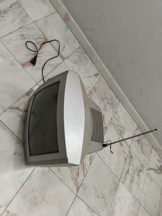 TV CRT Tubo Crown 14 Polegadas - Ideal Retro Gaming PS1 PS2 Mega Drive