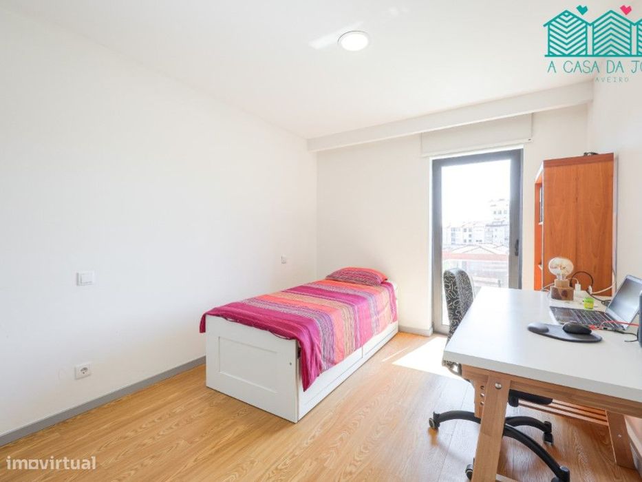 Apartamento T2 com Lugar de Garagem no Bairro do Liceu