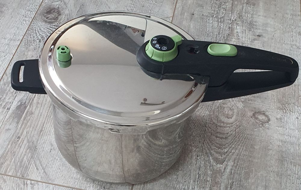 Szybkowar firmy Tefal 6L