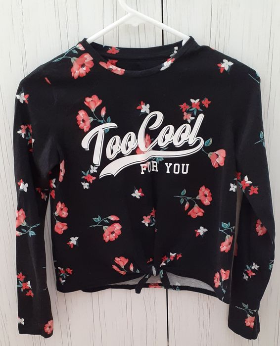 Bluzka dziewczęca C&A czarna w kwiaty, rozm. 146/152