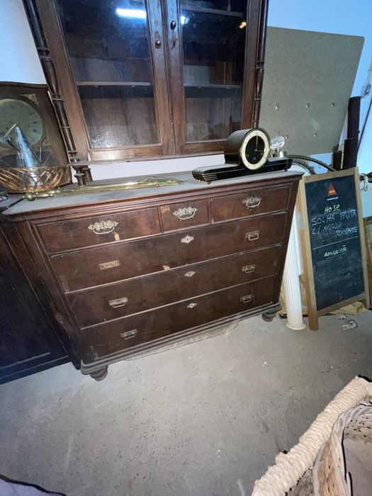 Antiga Comoda de Madeira Rustica