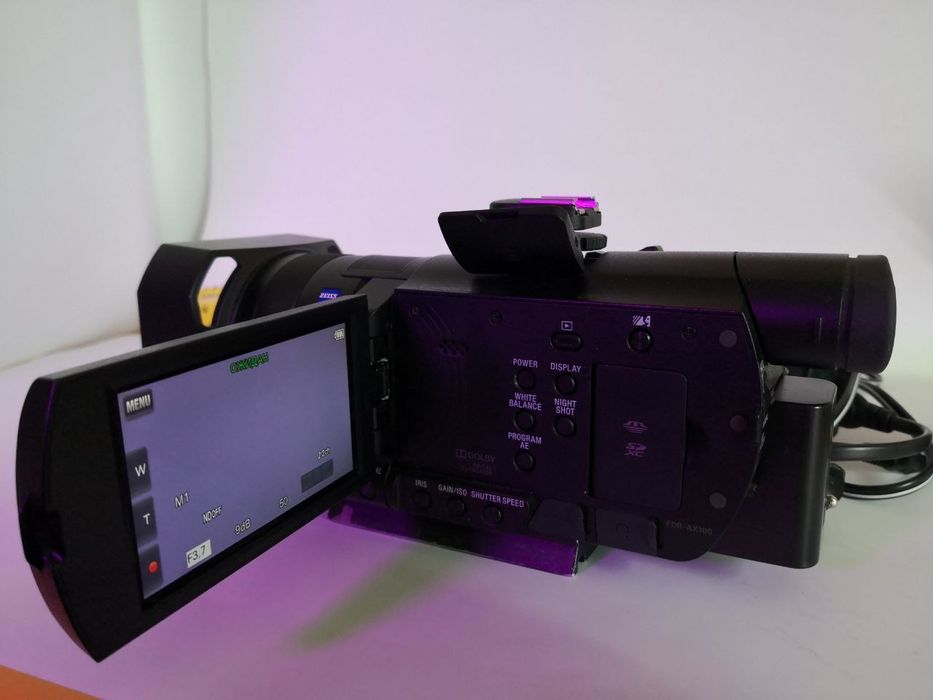Камкордер Sony FDR-AX100E Видеокамера