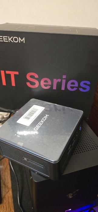 Mini pc.  Geekom Mini IT13 (Intel Core i7-13620H / 32GB RAM / 1TB SSD