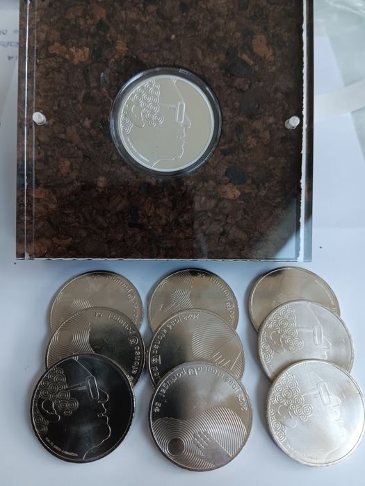 Moedas do Zeca Afonso, prata prof,e nornal.