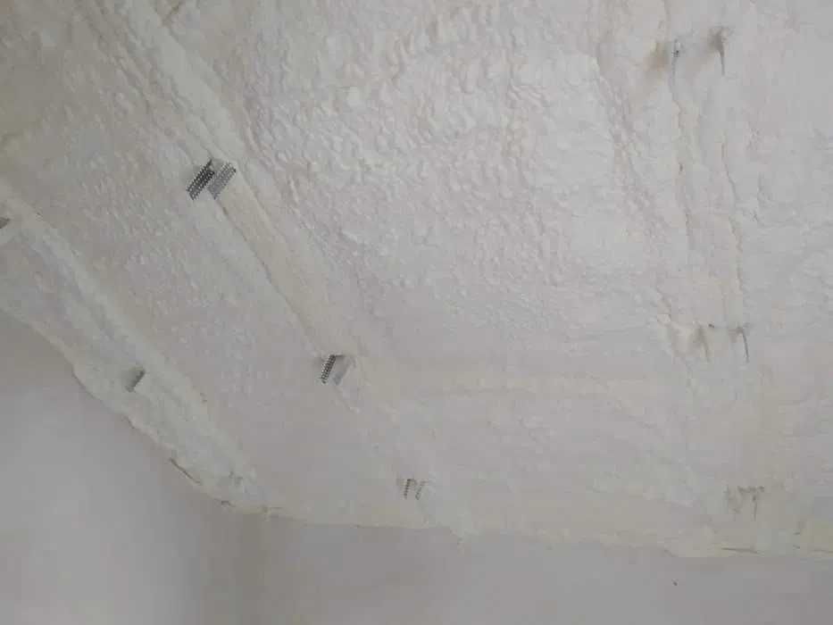 Ocieplenie pianą PUR od 48 zł/m² |Poddasza, stropy, Pianka| Poddębice