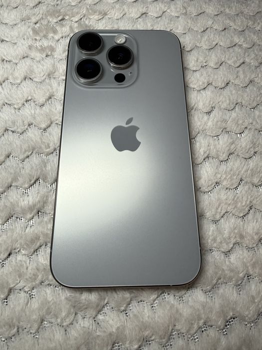 iPhone 15 Pro tytanowy stan bdb