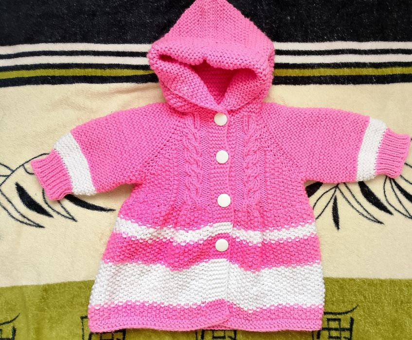 Елегантний в'язаний кардиганчик для дівчинки