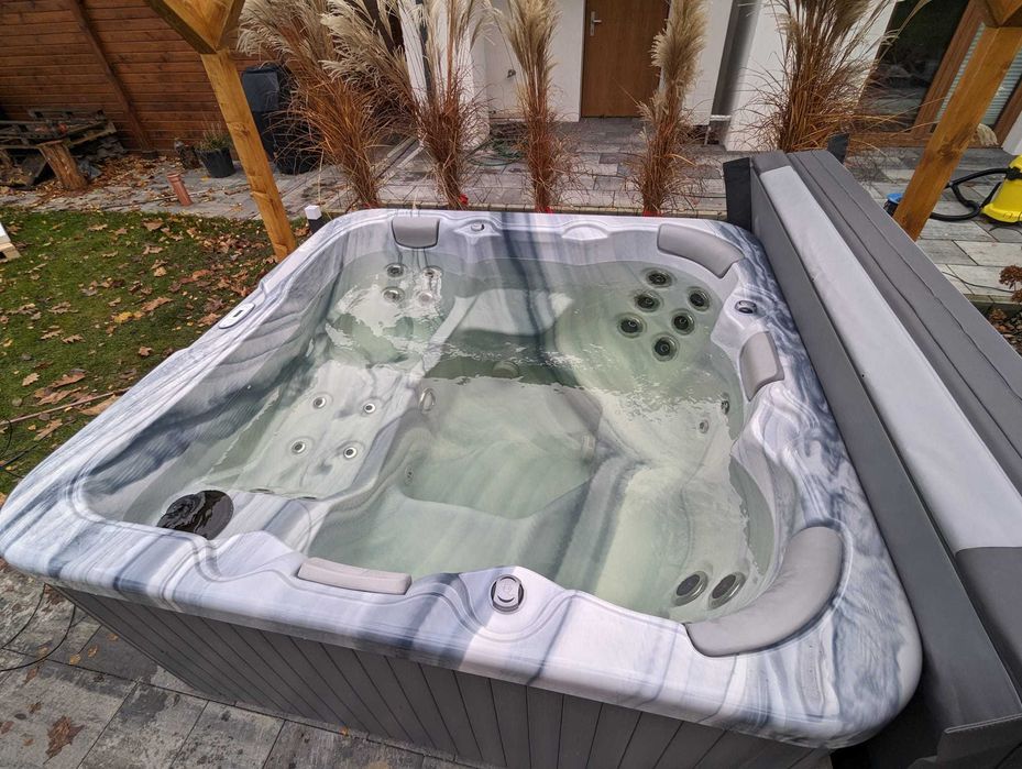 Wanna jacuzzi Viskan LARKO- Luksusowy hydromasaż dla 6 osób, 26 dysz