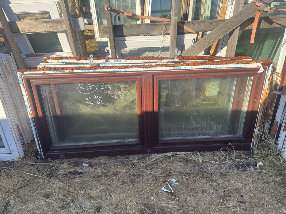 1x okno plastikowe 200x82 machon dzielone na pol otwierane do garazi