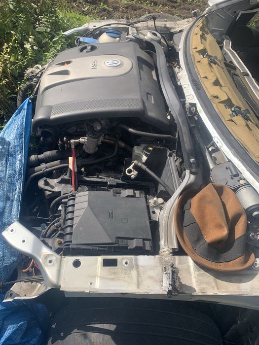 Продам запчасті на гольф 5 2005рік