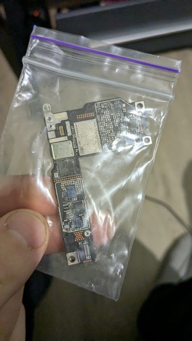 Плата материнська  iphone 16