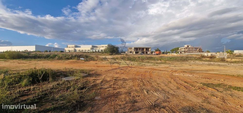 Terreno na Encosta Dourada em Alcantarilha