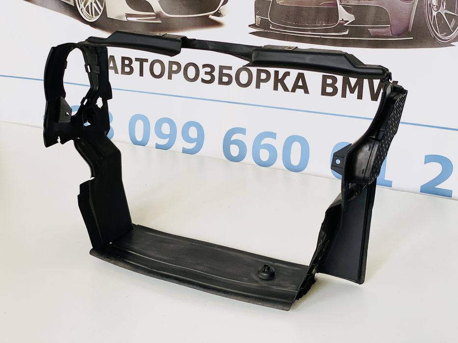 Дифузор BMW E60 E61 Дифузор Радіаторів Пластик на Підсилювачі Бампера