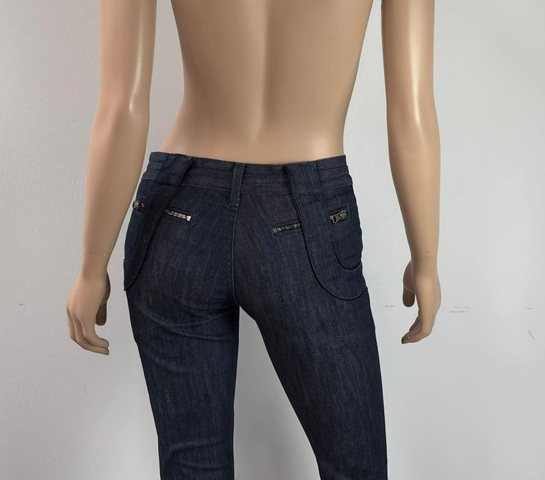 Stella McCartney spodnie jeansowe damskie 
rozmiar (34)
Kolor:granatow