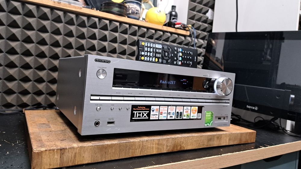 Amplituner Onkyo TX-NR727 z pilotem