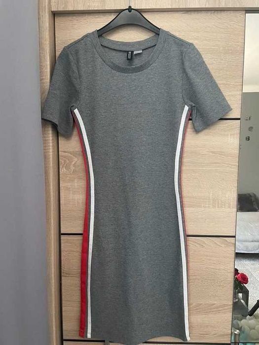 Szara popielata dopasowana krótka sukienka prążek H&M 34