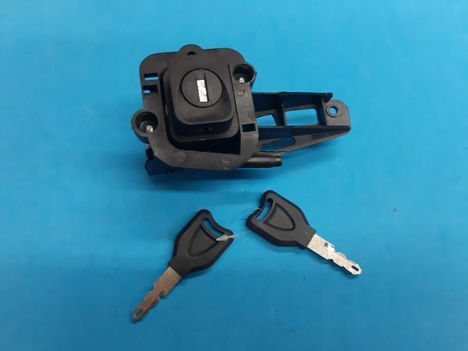 Botão fecho mala Renault Clio II de 1998 a 2001  (7701471225) NOVO