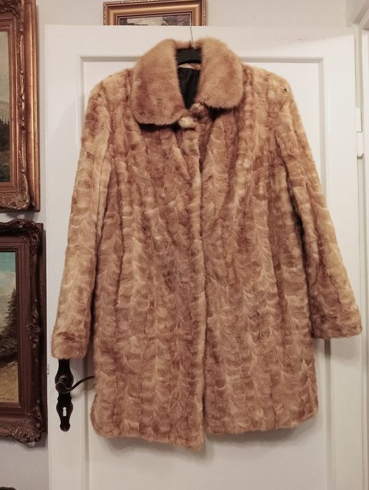 Karmelowe futerko z norek