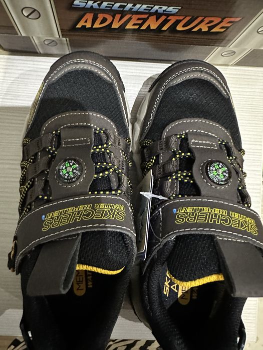 Кросівки демісезонні р 30-35 Skechers water repellent