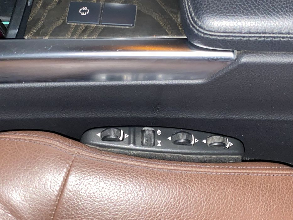 Продаєтся автомобіль Mersedes Benz E300 Hybrid W212 2013г в
