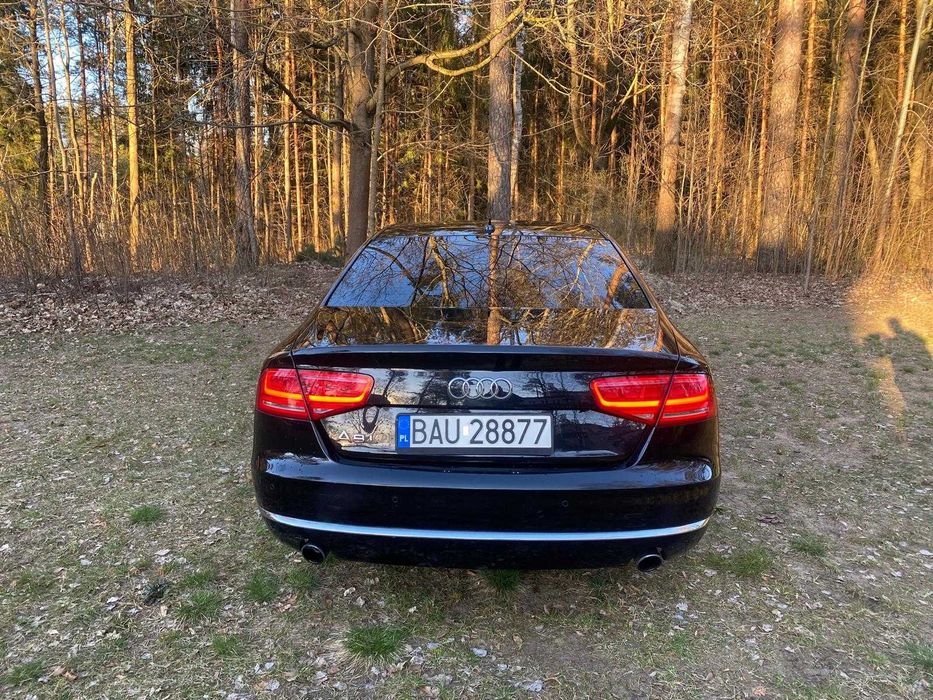 Samochód osobowy Audi A8