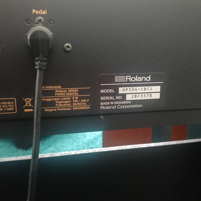 Piano Roland  HP 504