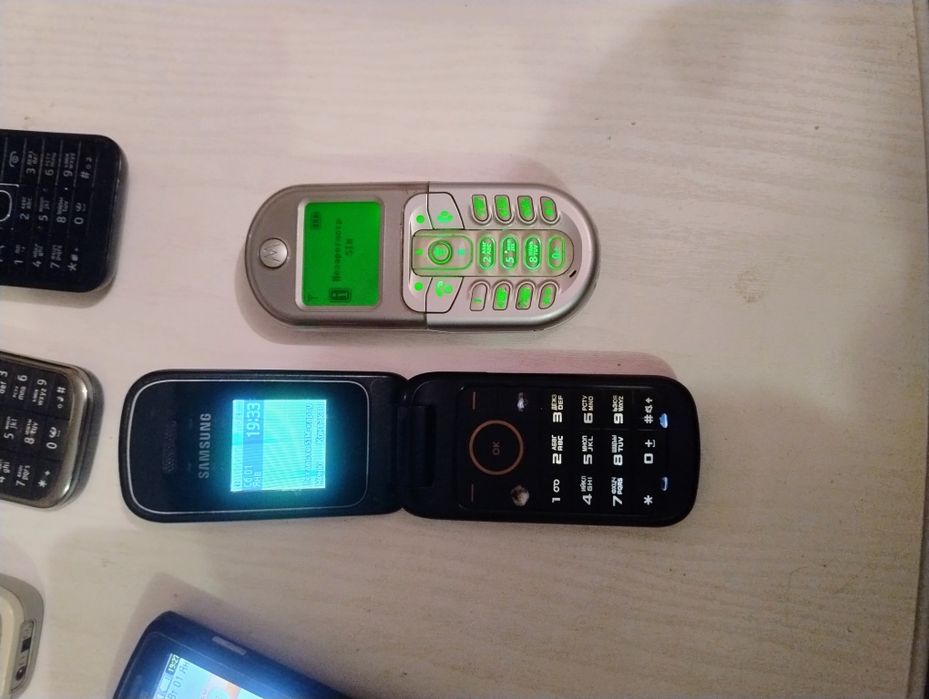 Телефоны кнопачные Samsung Nokia Motorola Рабочие