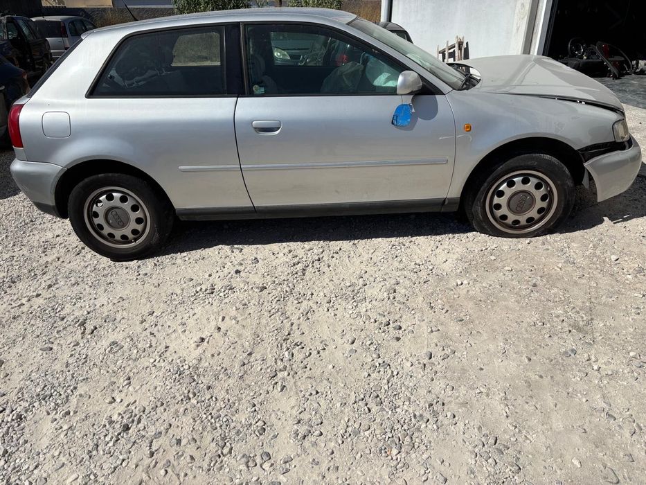 Audi A3 1.6 Gasolina de 1999 para peças