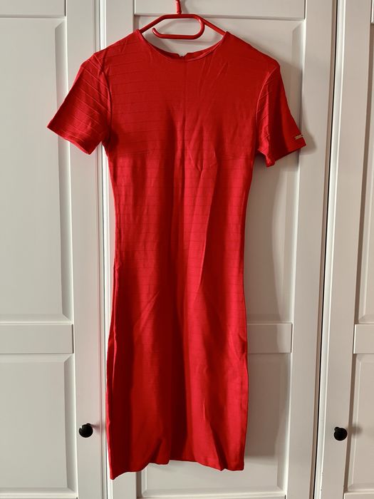 Długa, obcisła sukienka