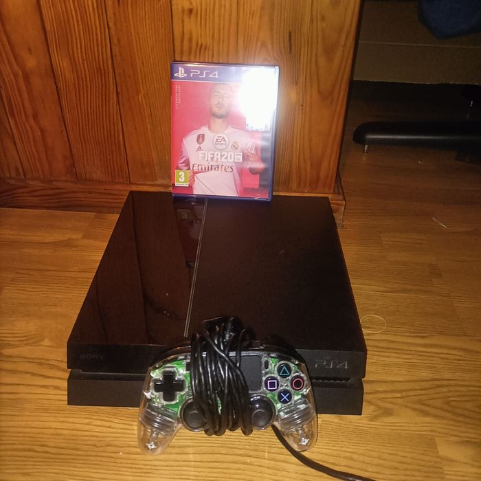 PlayStation 4 + comando + jogo