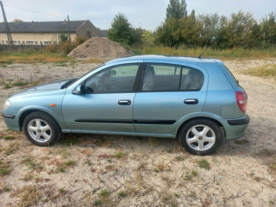 Nissan Almera