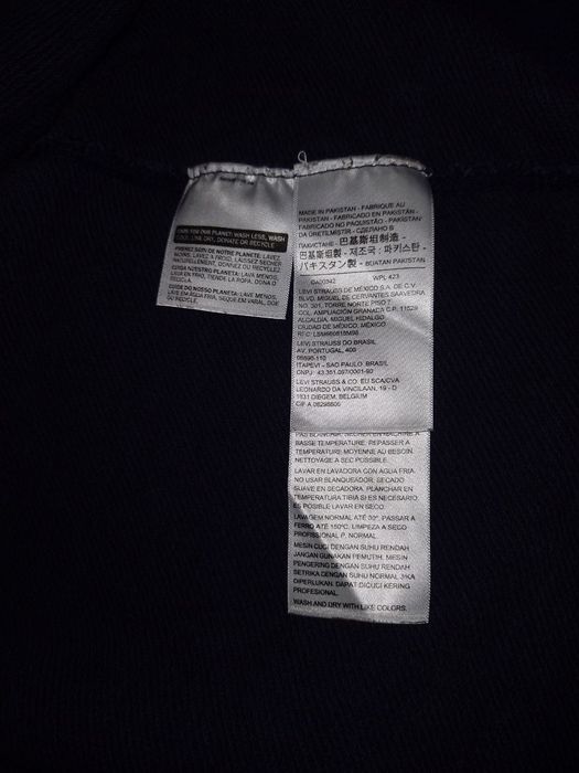 Продам світшот Levis