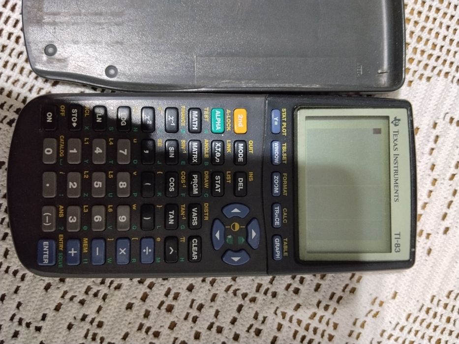 Calculadora Texas Instuments - TI-83