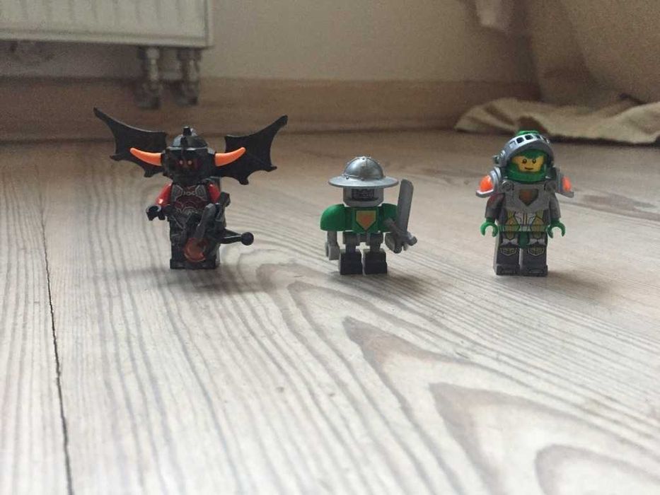 Lego 70320 Nexo Knights Myśliwiec V2 Aarona