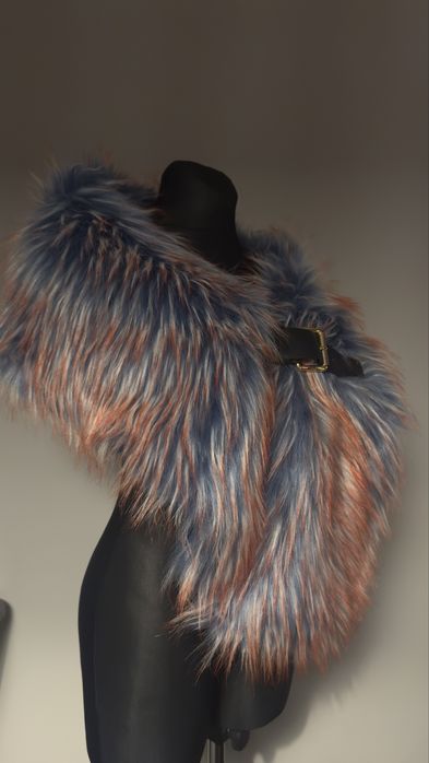 Szal damski futrzany marki Pinko Unikat