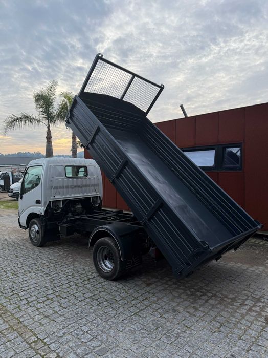 Toyota dyna tribasculante