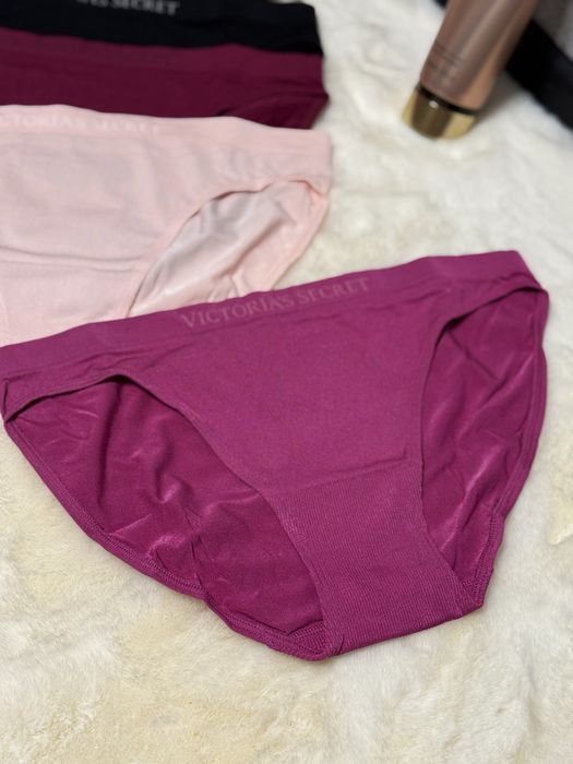 Неймовірні трусики комплект Victoria’s Secret